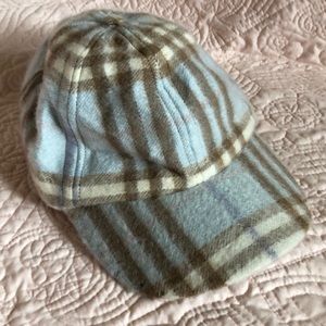 *SOLD* NWOT Burberry cashmere hat